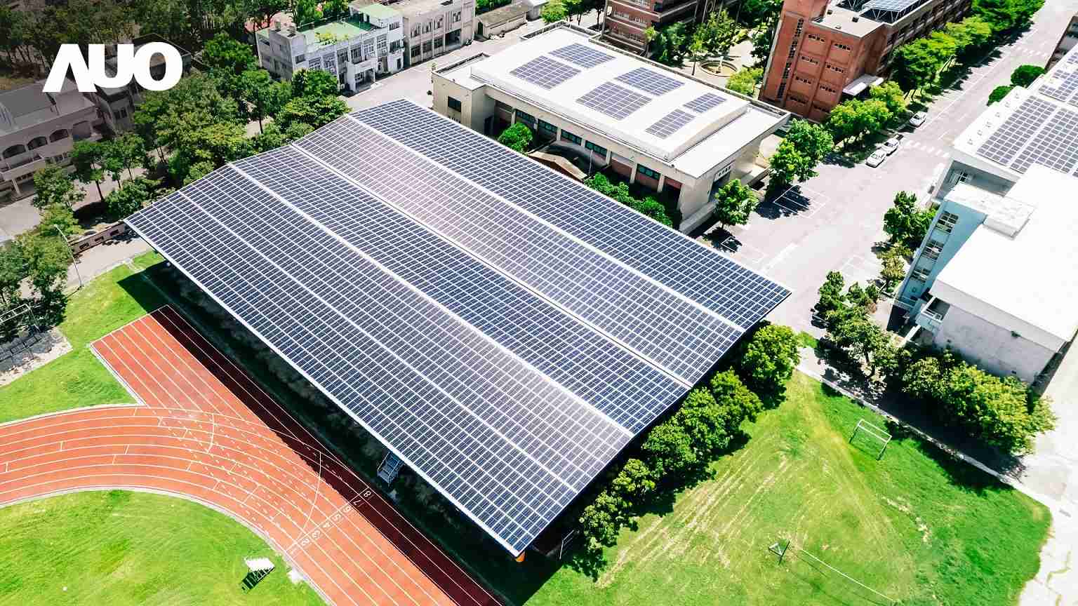 尊龙z6SunSteel光电整合型浪板具备快速安装、、、轻量化优势,,,,可提升15%发电效能,,通过国际IEC与台湾VPC认证安全、、、、防漏、、耐候标准